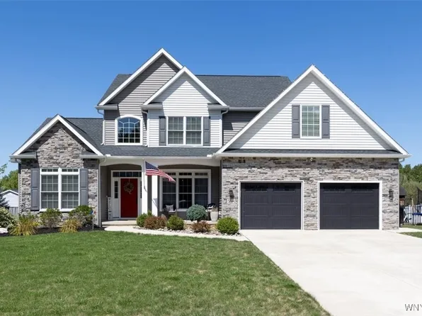 503 Riverwalk Dr, Youngstown, NY 14174