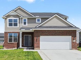 58648 Losino Dr, South Lyon, MI 48178