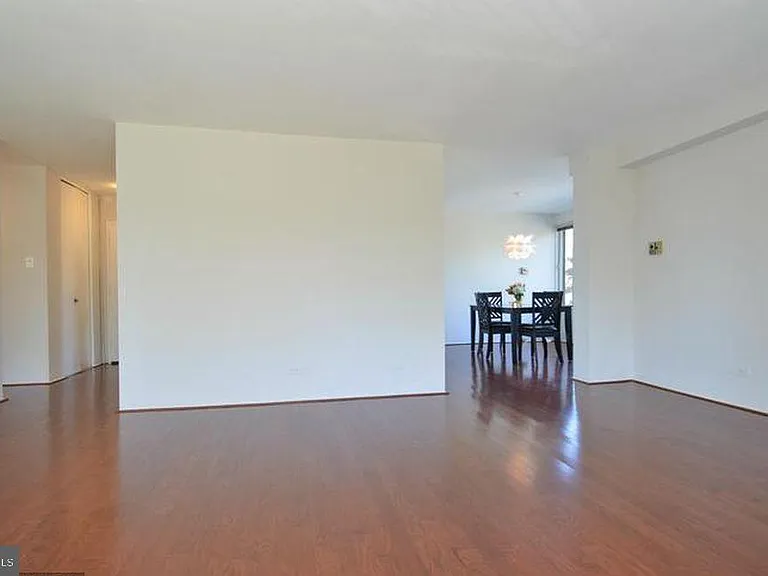 4501 Arlington Blvd #321 — Photo 8