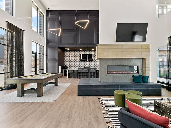 4th image of 701 N Hampton St #7301