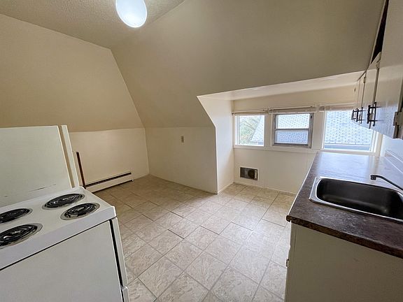 4th image of 1503 Victoria Ave #19