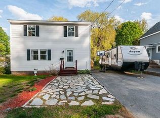 102 Edgewood Ave, Methuen, MA 01844