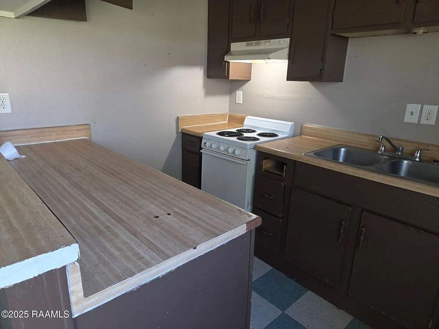 118 N Marigny Circle — Photo 2