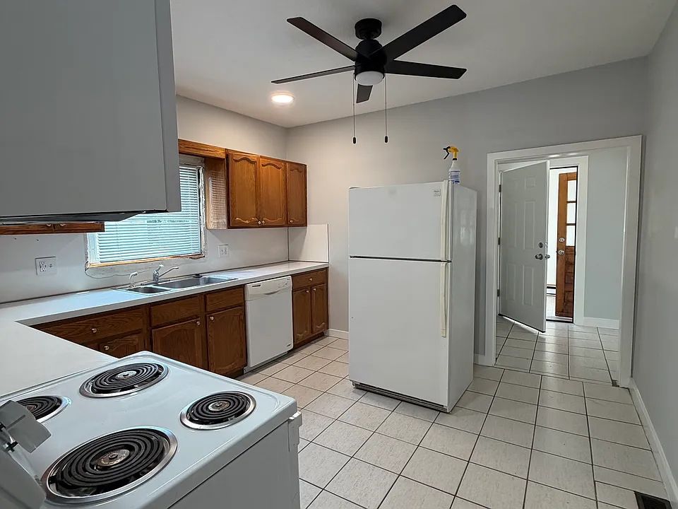 30 Valley St #1