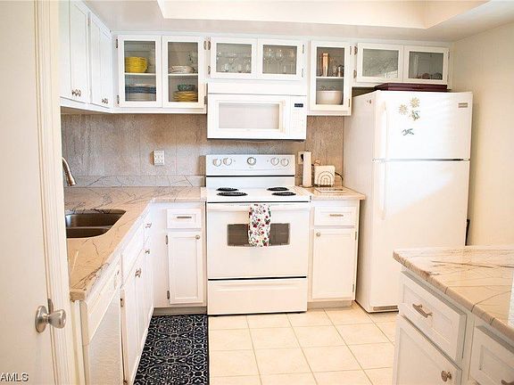 5th image of 5704 Foxlake Dr APT 3