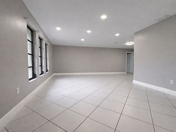 5th image of 245 SW 47th St