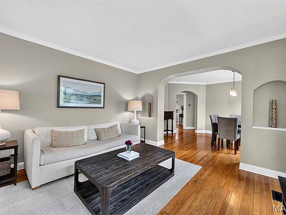 3rd image of 109 Handlan Ct