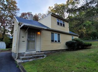15 Earl St, Centerbrook, CT 06409