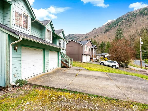 5th image of 2951 Green Valley Drive
