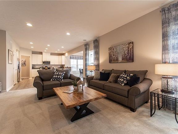4th image of 986 Brant Pl