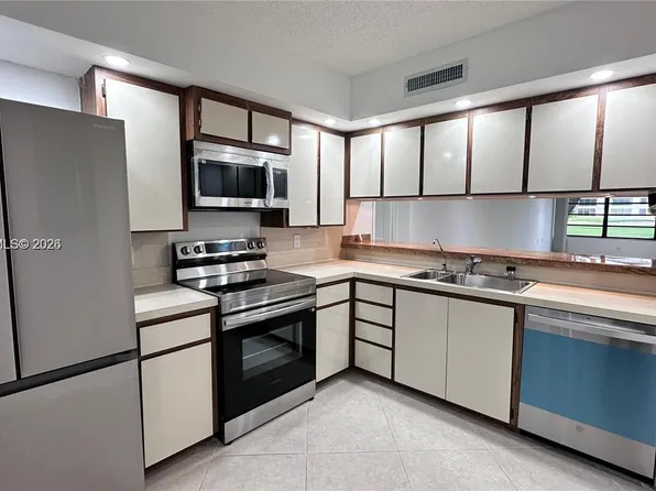 1703 Whitehall Dr, Fort Lauderdale, FL