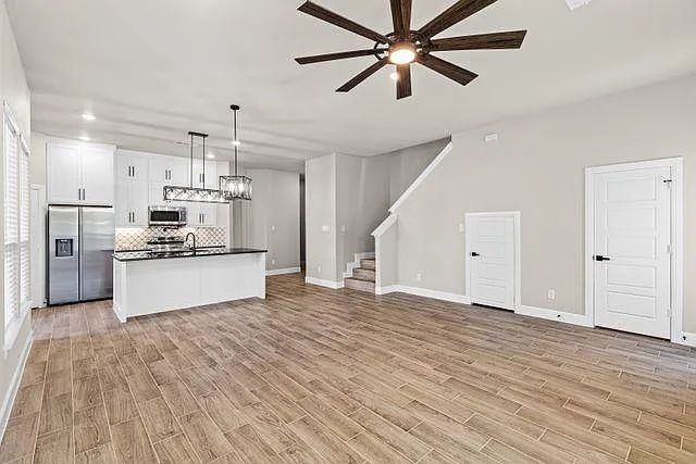 130 W 5th St #B — Photo 10