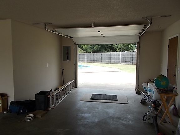 3rd image of 33 SW 103rd St