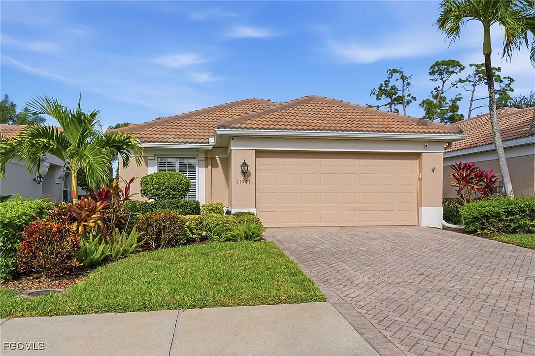 2 bed, 2.0 bath, 1692 sqft, $4,000 — Photo 1