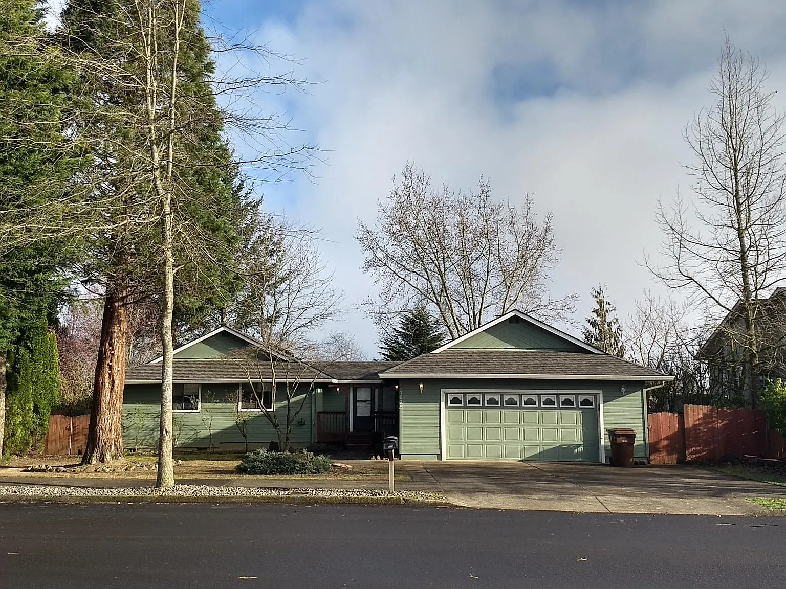 3 bed, 1749 sqft, $2,600 — Photo 1