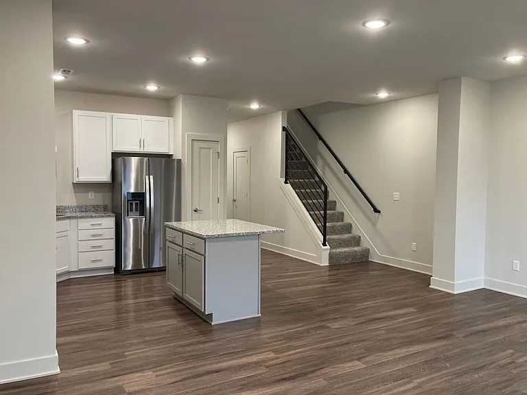 312 Lincoln St — Photo 24