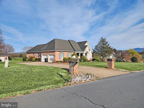 2nd image of 400 Beall Ave