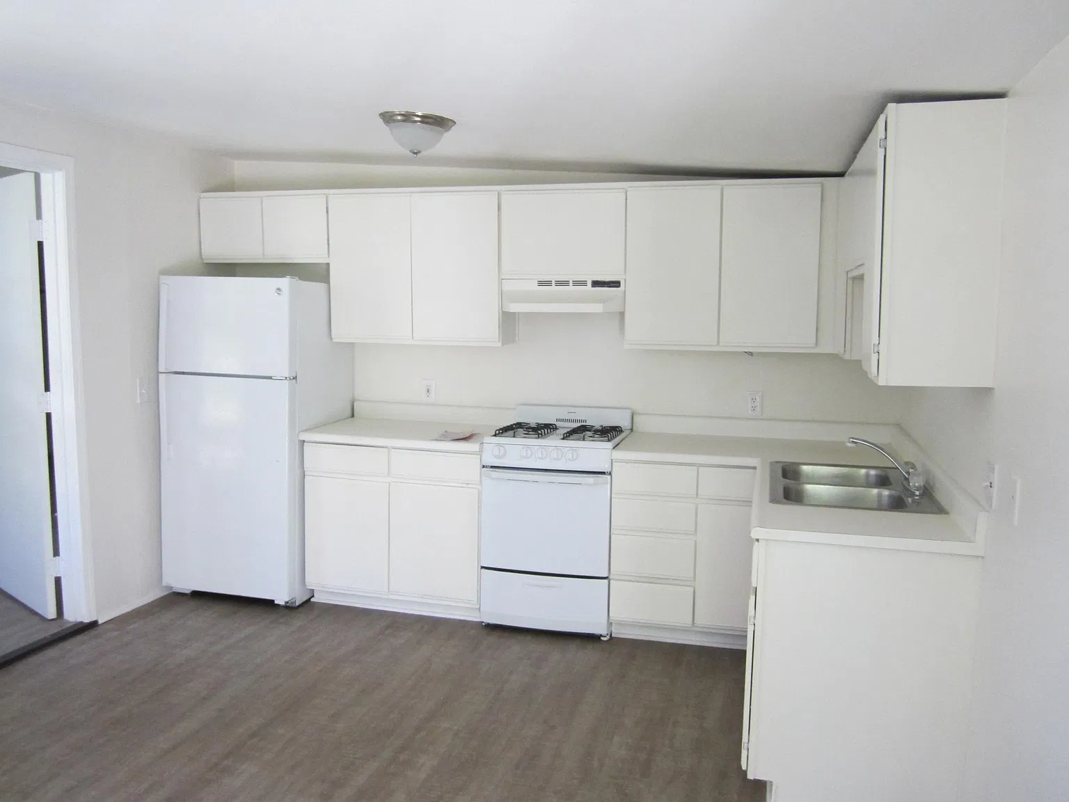 1 bed, $2,995 — Photo 2