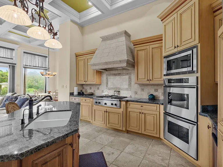8747 Monaco Cir — Photo 8