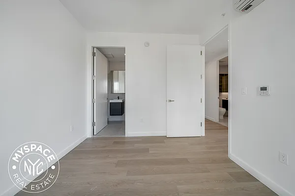 Bedroom, photo 3