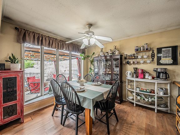 3rd image of 748 Regency Dr