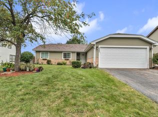 333 Willoway Dr, Bolingbrook, IL 60440