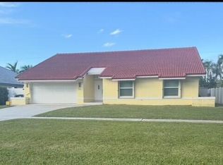 281 N Country Club Blvd, Boca Raton, FL 33487