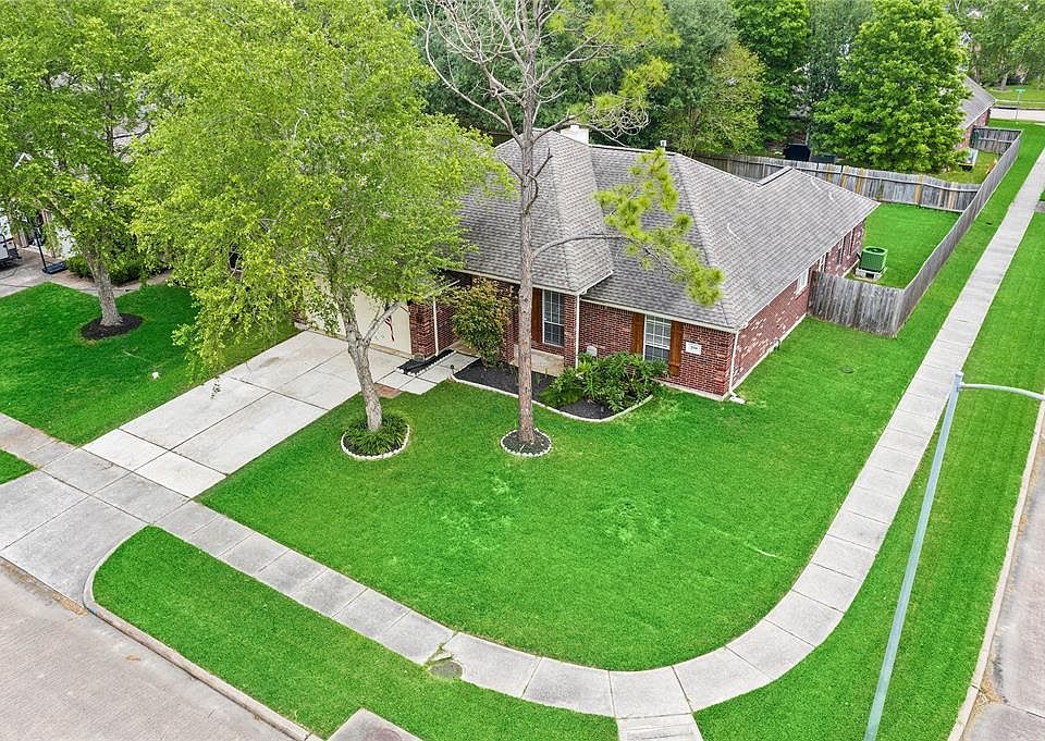 1st image of 214 Sharnoll Cir