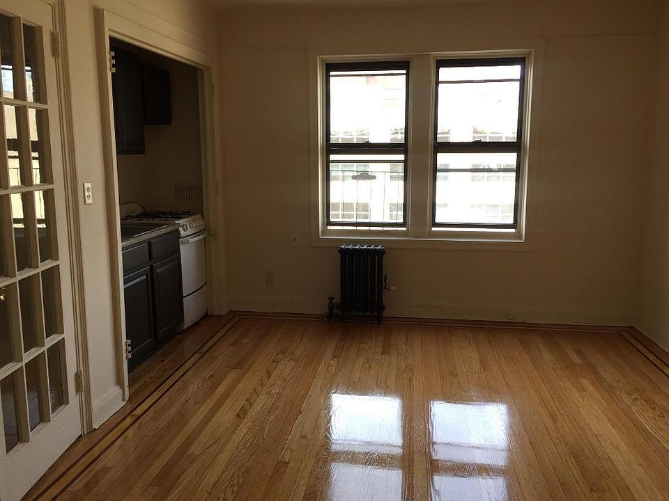 1st image of 170 Grand St APT 6F