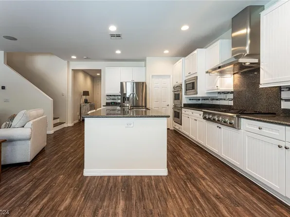 7029 Chestnut Valley St, Las Vegas, NV 89166