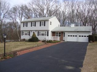 25 Mariner Cir, Trumbull, CT 06611