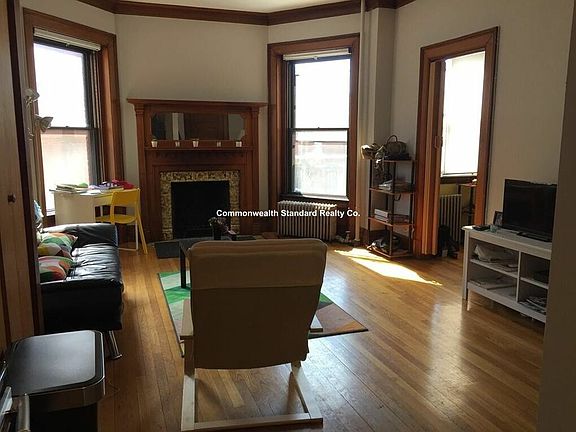 2nd image of 849 Beacon St APT 4