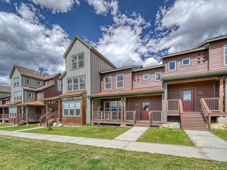 320 McClary Park #1
