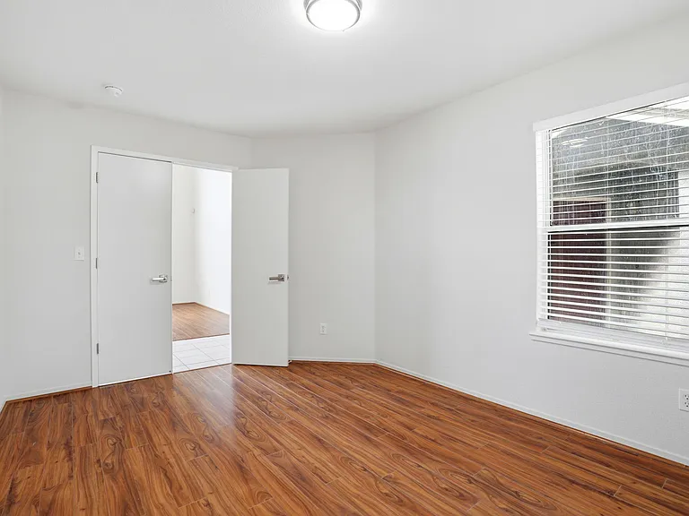419 Pioneer Ave — Photo 7