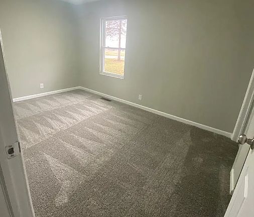 2nd image of 5453 Iroquois Ave