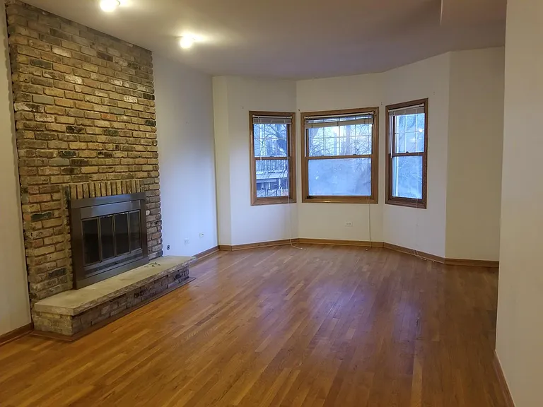 1210 W Henderson St #1 — Photo 2