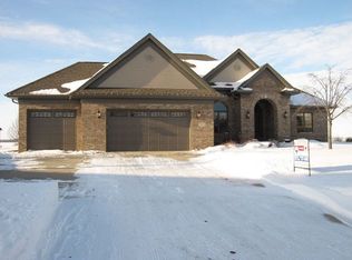 3222 Cobble Stone Ct, Cedar Falls, IA 50613
