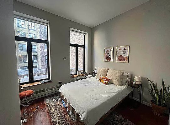 3rd image of 71 W 71st St #3W