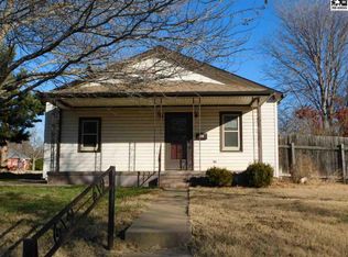 824 N Thompson St, Pratt, KS 67124
