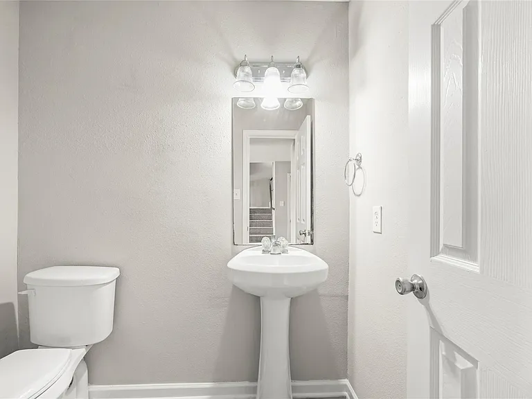 1520 Sherwood Forest St #301 — Photo 4