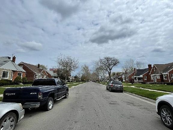 Exterior Neighborhood (street photo)