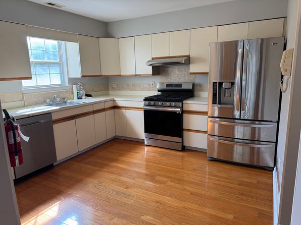 140 Highland Ave APT 17