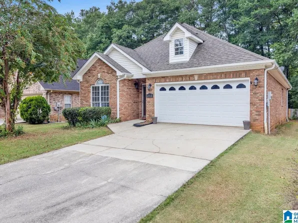 2018 Townhouse Ln, Hueytown, AL 35023