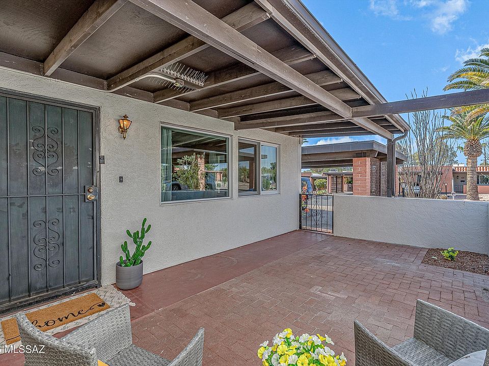 1st image of 364 W Calle De La Amistad