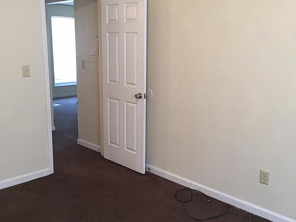 5th image of 8638 Mc Glothlin St #1
