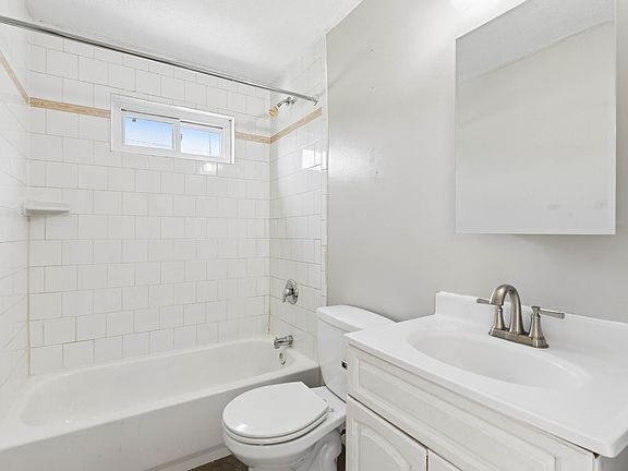 2nd image of 2801 Hinsdale Dr