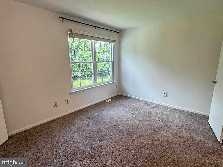 2371 Norrington Dr W — Photo 17