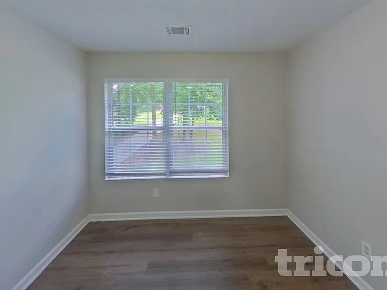 210 Signet Ct — Photo 10