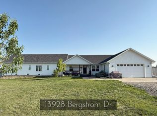 13928 Bergstrom Dr, Williston, ND 58801