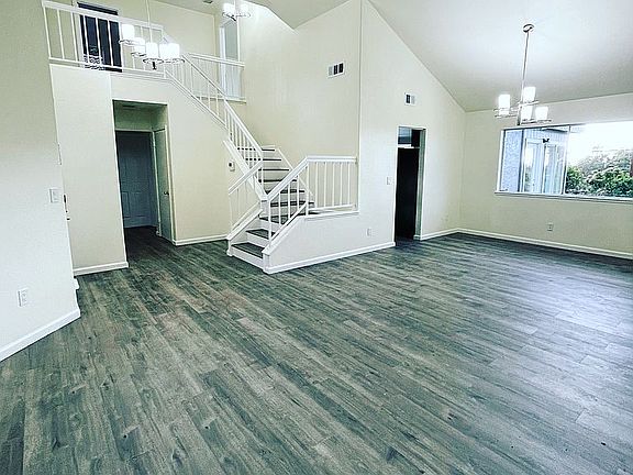3rd image of 429 Southport Way